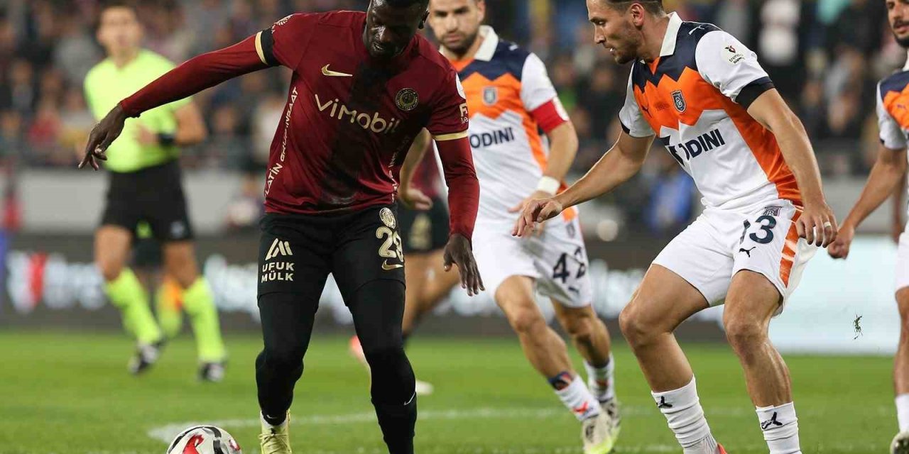 Trendyol Süper Lig: Gençlerbirliği: 1 - RAMS Başakşehir: 0 (İlk yarı)