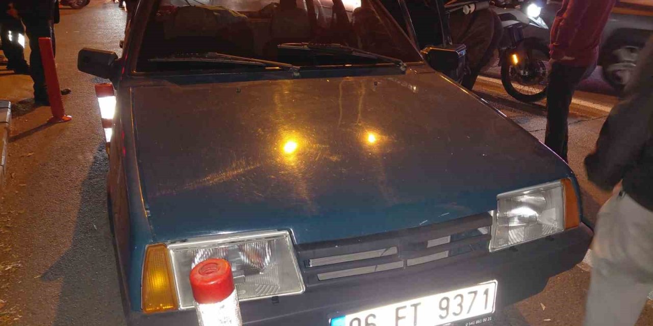 Arıza yapan aracından inen adama otobüs çarptı