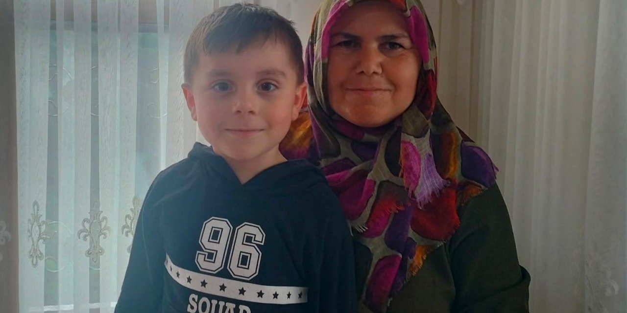 Kastamonu’da ölü bulunan anne ile oğlunun cenazeleri otopsi için Ankara Adli Tıp Kurumuna getirildi