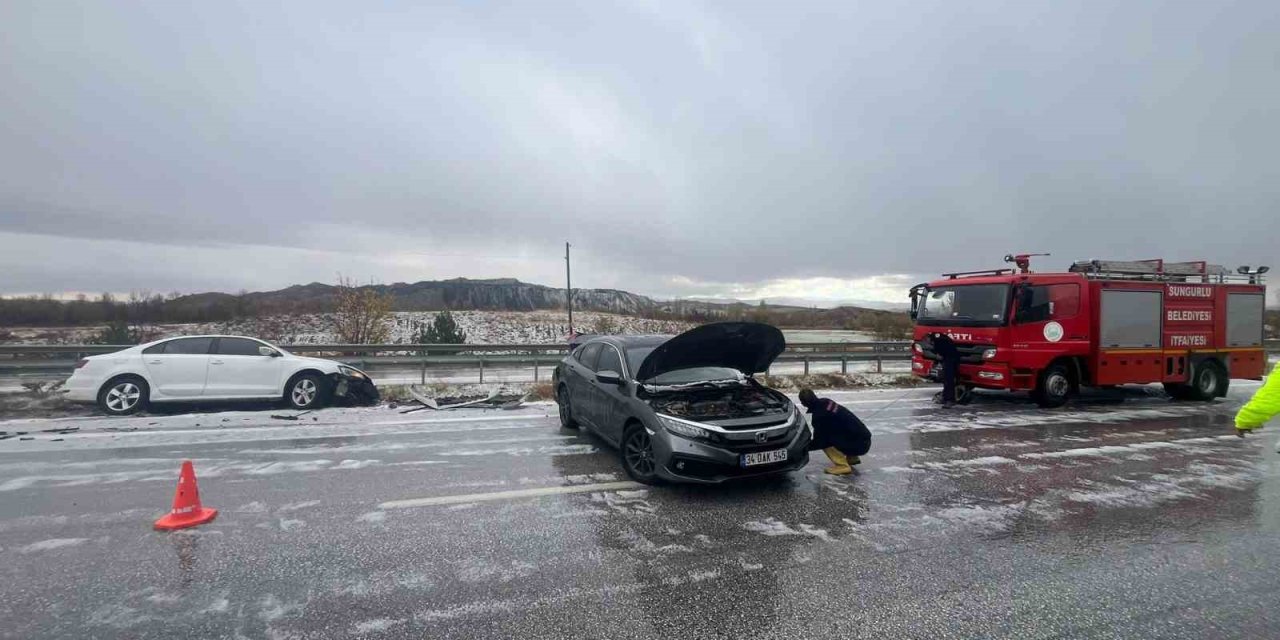 Çorum’da dolu yağışı kazaya neden oldu: 10 yaralı