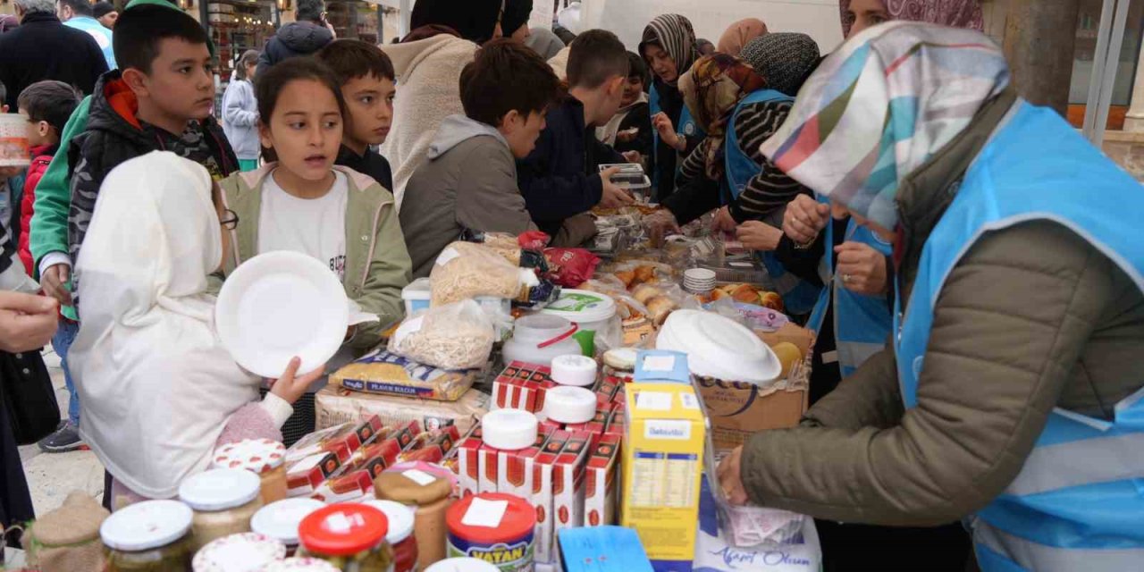 Kastamonu’da Gazze için hayır çarşısı kuruldu