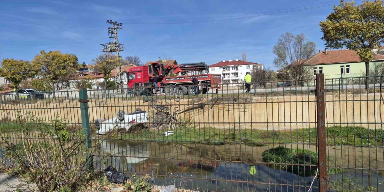 Yozgat’ta araç kanala uçtu 1 kişi yaralandı