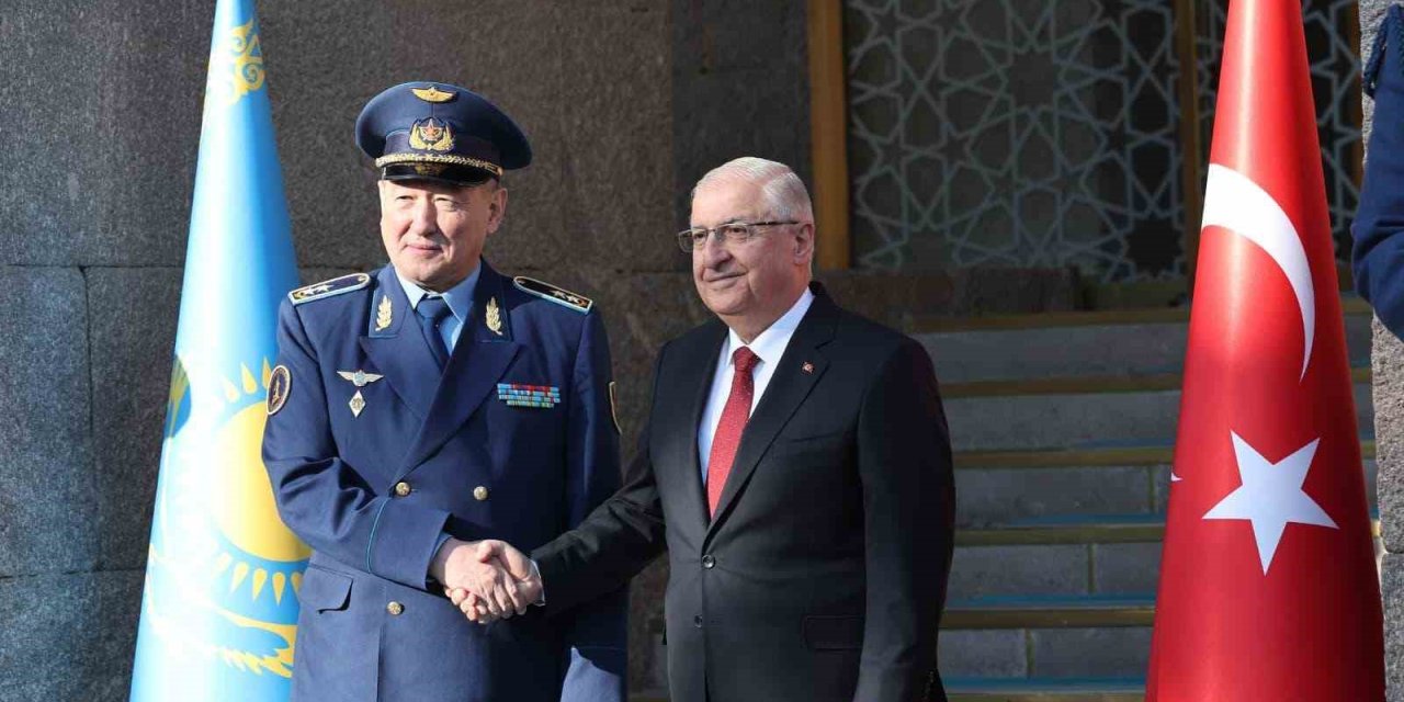 Bakan Güler, Kazakistan’ın Savunma Bakanı Dauren Kosanov ile görüştü