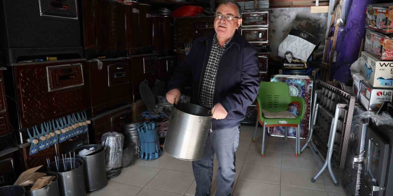 Kırşehir Uzun Çarşı’da soba satışları arttı