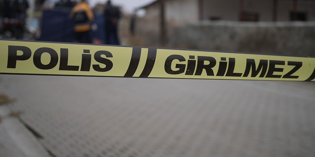 Tartıştığı babasını bıçaklayarak öldürdü!