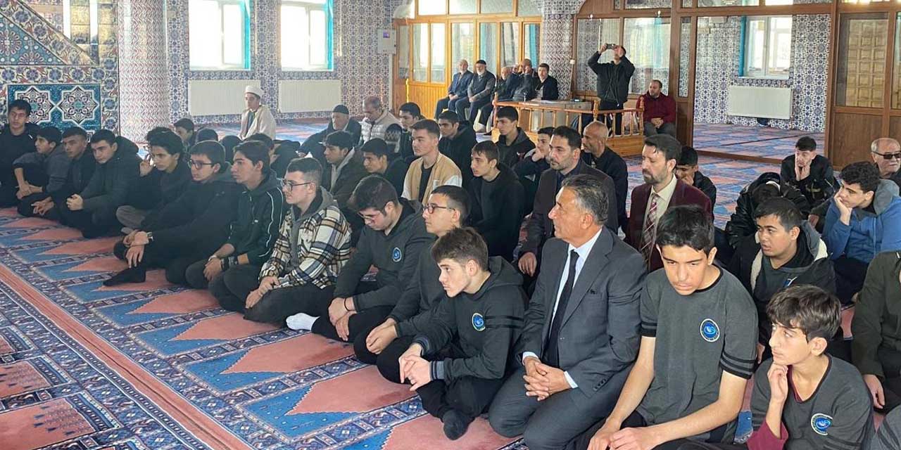 Şehit ve ebediyete intikal eden öğretmenler dualarla anıldı