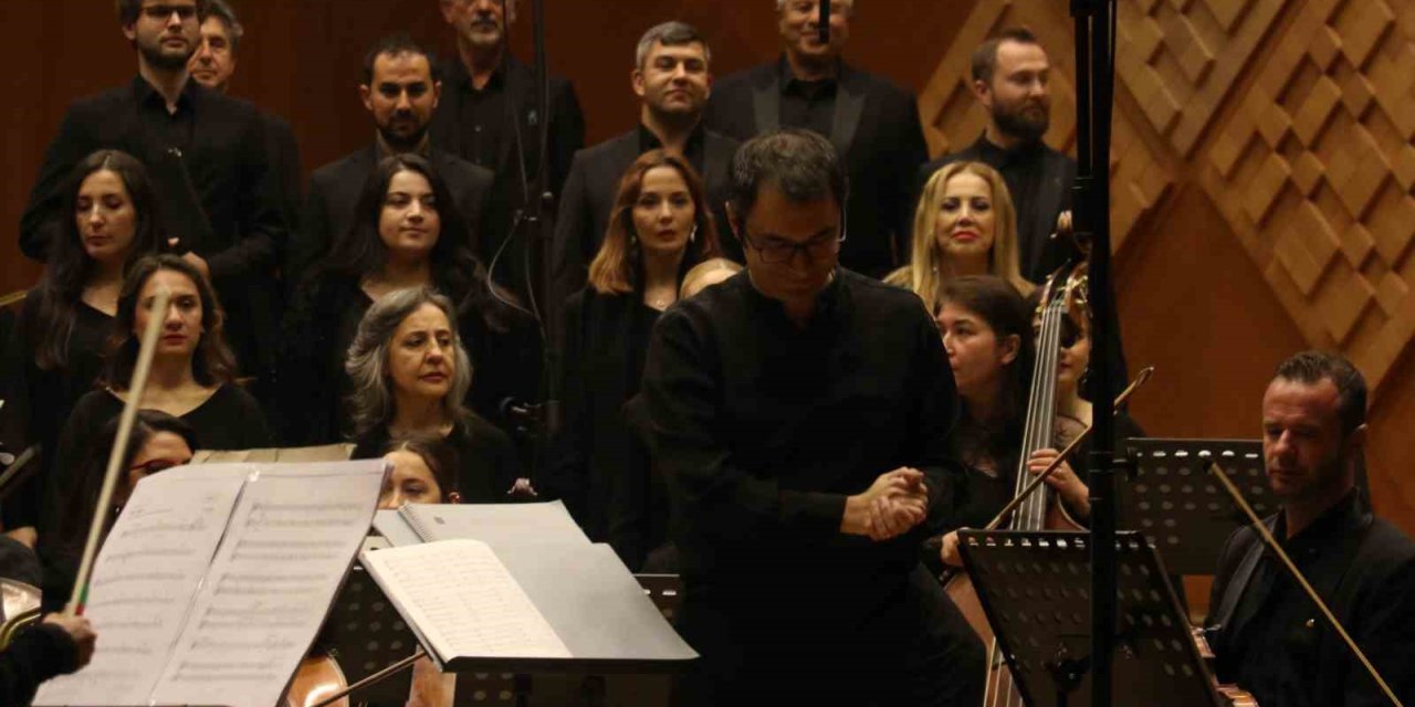 Devlet Çoksesli Korosu 90’ıncı yaşını kutlayan Arvo Part’in İstanbul’a özel bestelediği eseri sanatseverlerle buluşturdu