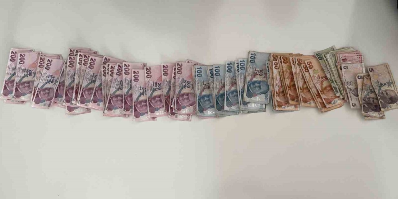 Esnaftan para toplayan dilencinin üzerinden 9 bin TL çıktı