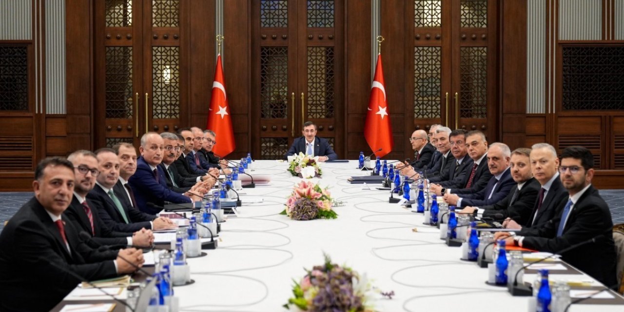 Bakan Işıkhan: "Sürdürülebilir büyümeyi hedefleyen ekonomi programımızı kararlılıkla uygulamaya devam edeceğiz"