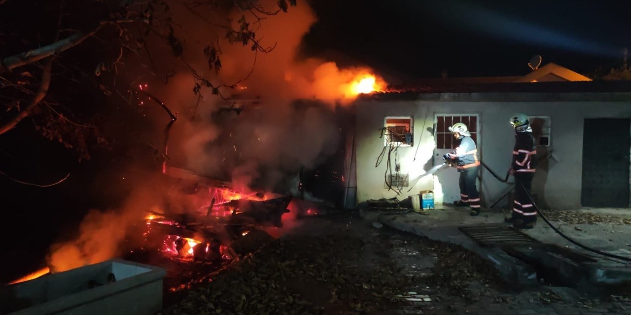 Alevlere teslim olan ev kullanılamaz hale geldi