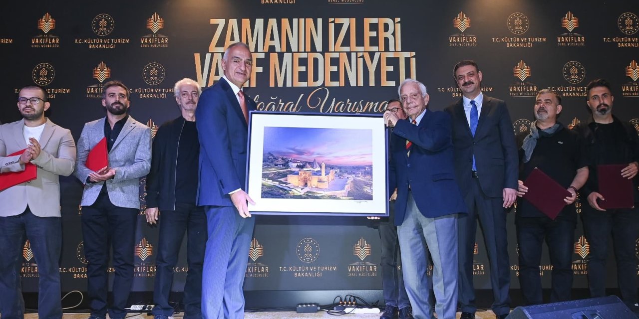 Bakan Ersoy: "Ayasofya’da gerçekleştirilen en kapsamlı restorasyon sürecini başlattık"