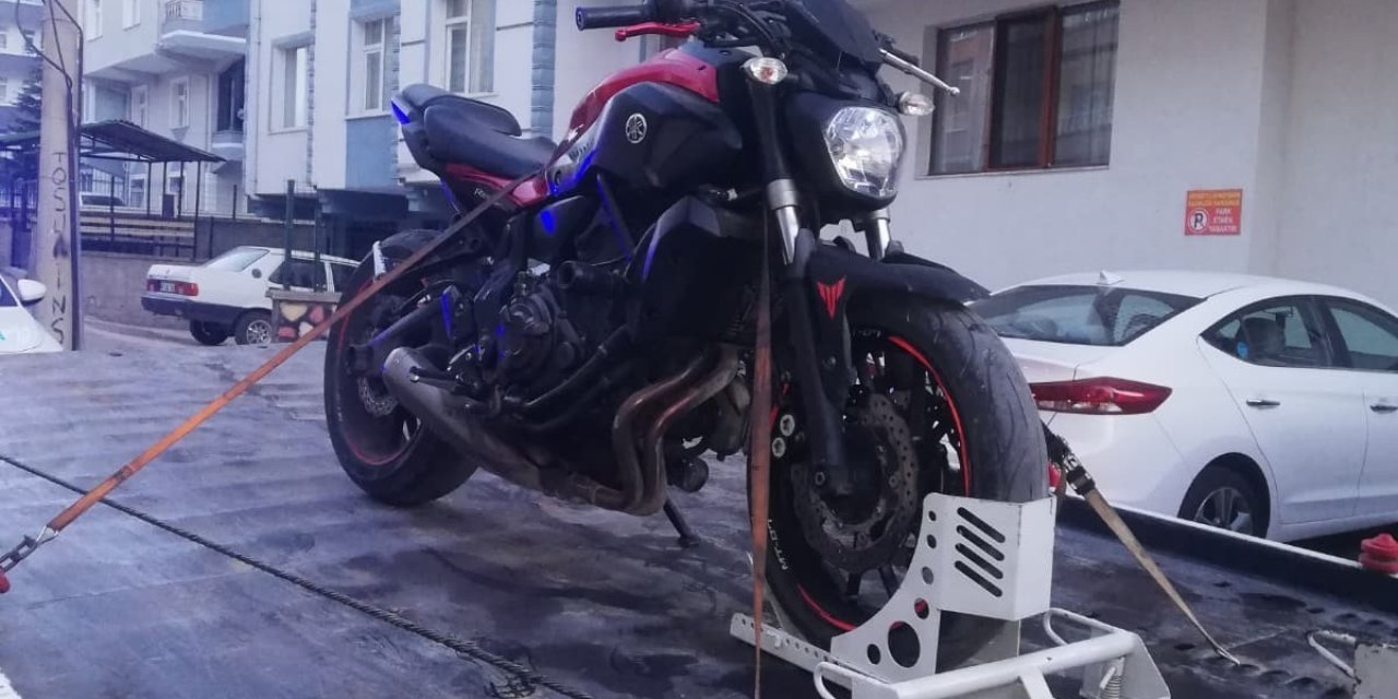 Trafiği tehlikeliye düşüren motosikletliye 61 bin TL ceza uygulandı