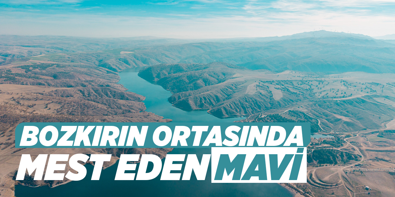 Bozkırın ortasında mest eden mavi