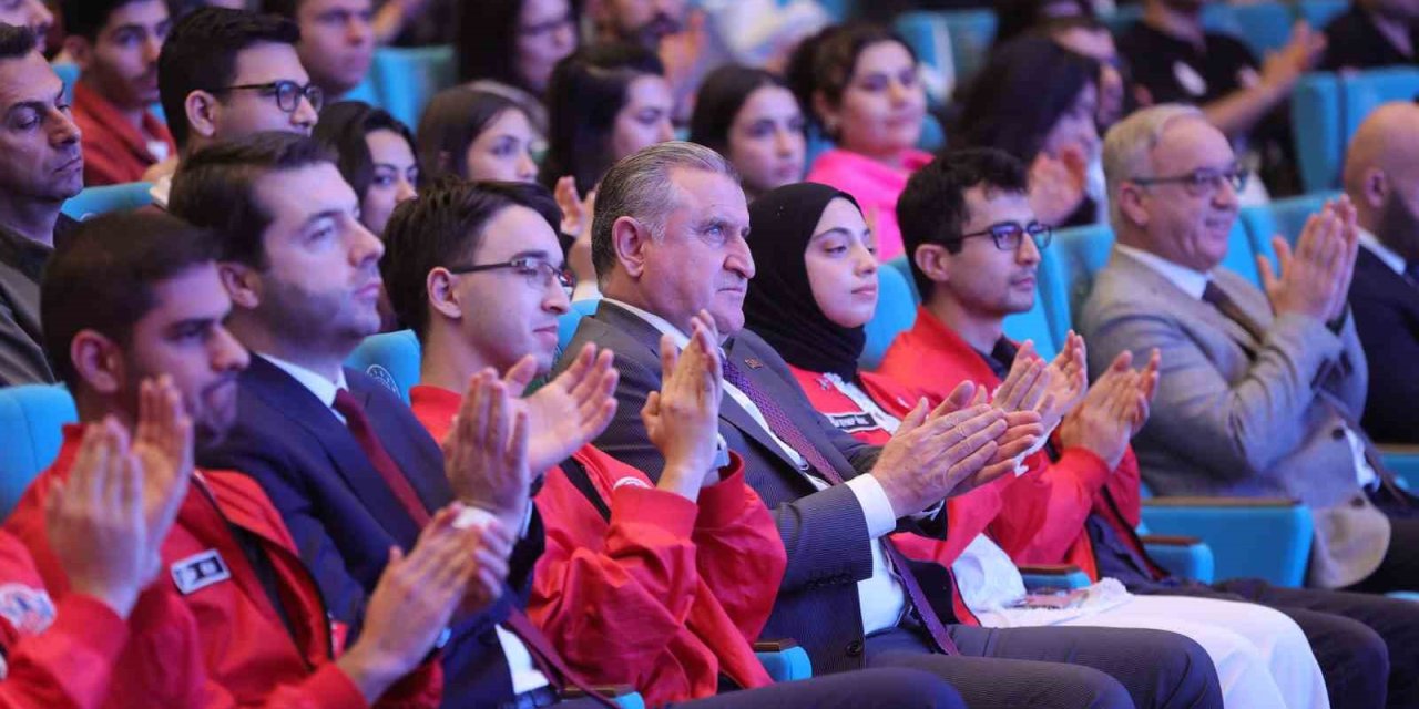 Bakan Bak: "Milli Teknoloji Hamlesi gümbür gümbür geliyor"