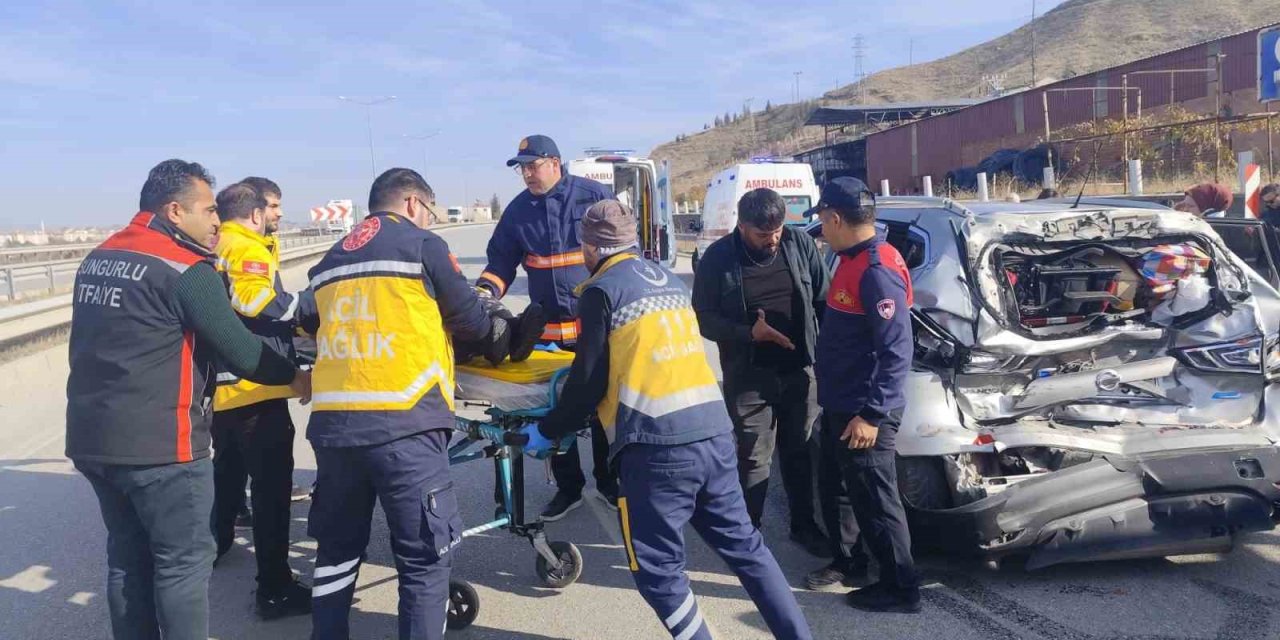 Çorum’da cip ile kamyon çarpıştı: 5 yaralı