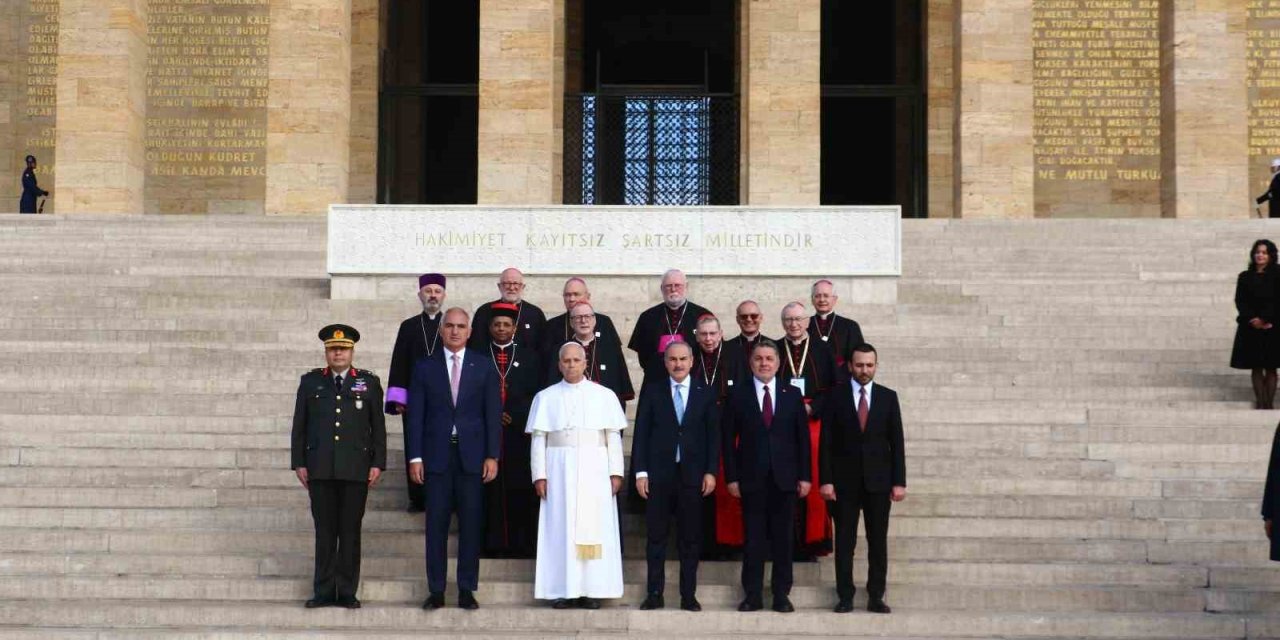 Papa 14. Leo’nun Türkiye’deki ilk durağı Anıtkabir oldu