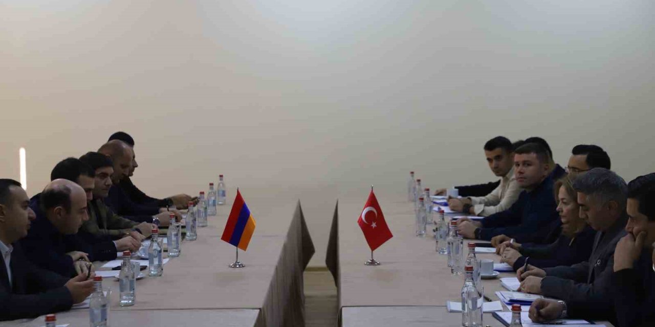 Türkiye ile Ermenistan, Kars-Gümrü demiryolunun rehabilitasyonu çalışmalarının ikinci tur görüşmelerini yaptı