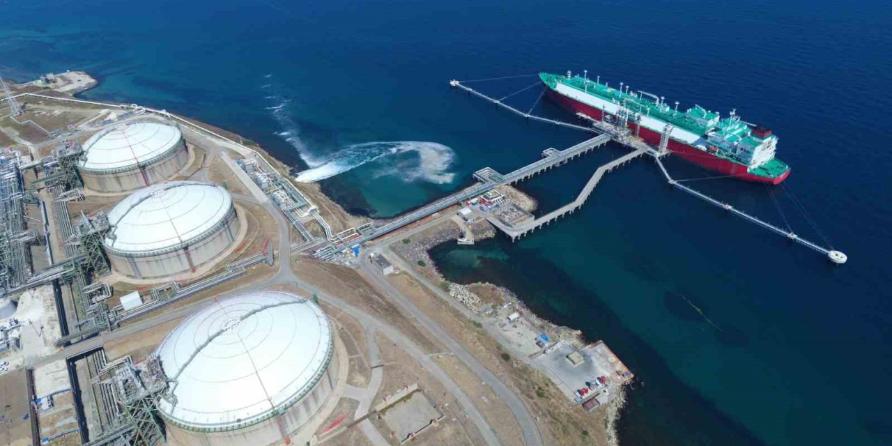 Bakan Bayraktar: "İhtiyaç duyduğumuz doğal gazın yarısını LNG olarak alabilir hale geldik"