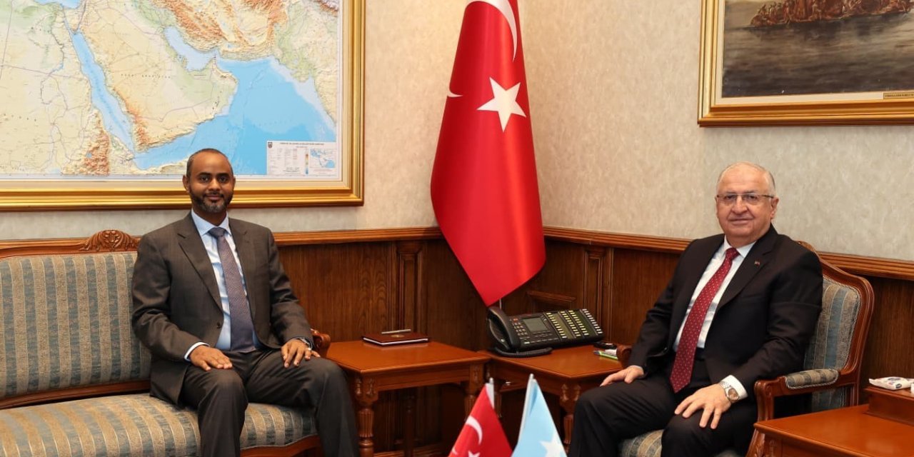 Bakan Güler, Somali Limanlar ve Deniz Ulaştırma Bakanı Abdülkadir Muhammed Nur ile bir araya geldi