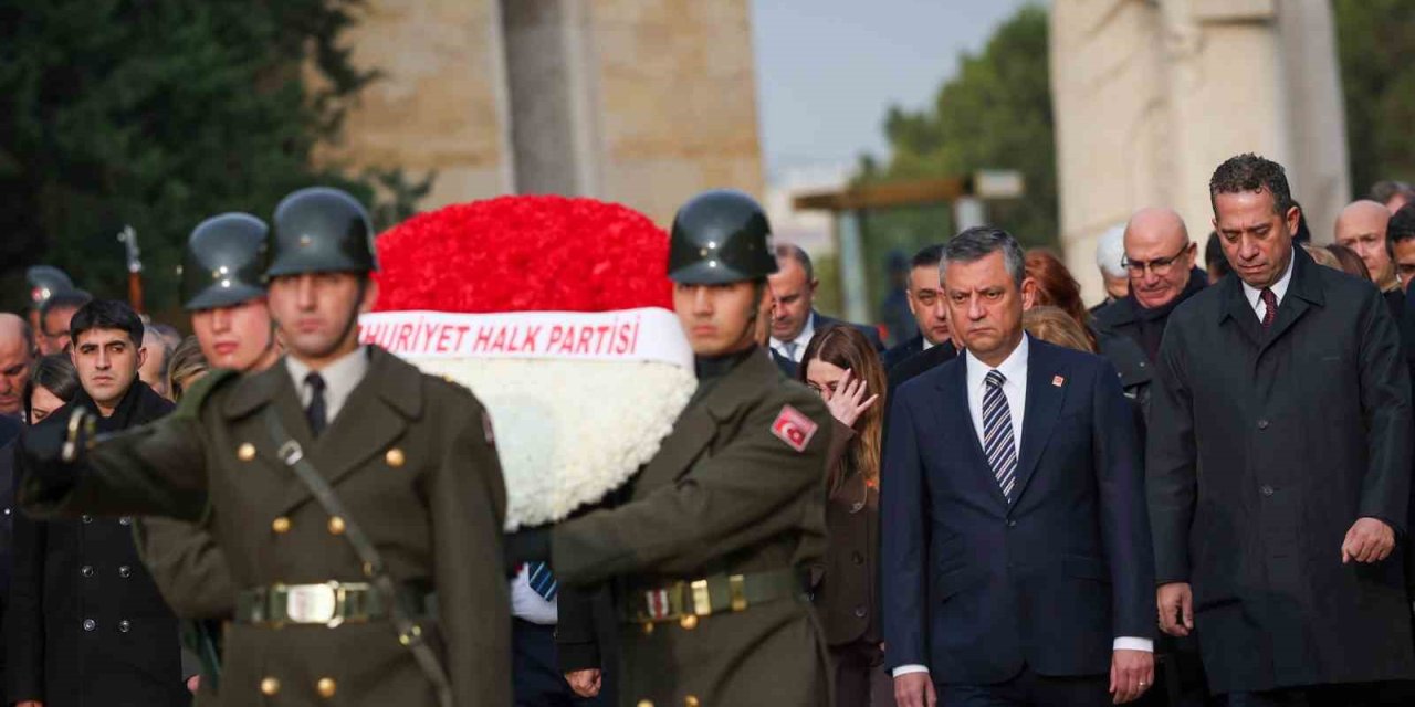 Özel: "Yeni kadrolarımızla birlik ve beraberlik içinde geleceğe yürüyoruz"