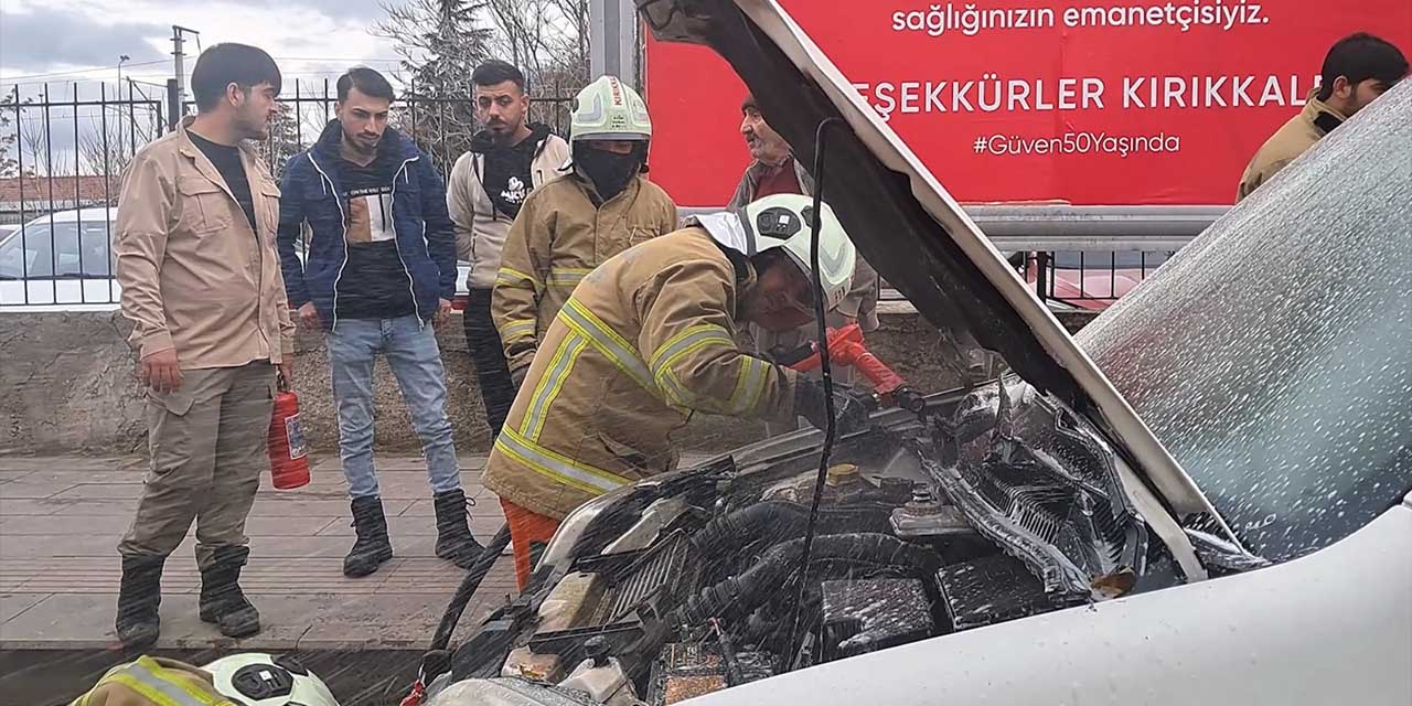 Otomobilde çıkan yangın korkuttu!