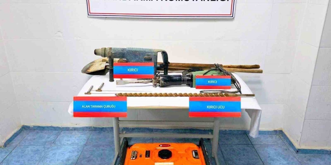 Kaçak kazı yapan 5 kişi suçüstü yakalandı