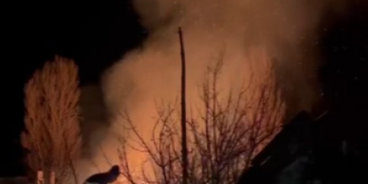 Çankırı’da köyde çıkan yangında iki ev küle döndü