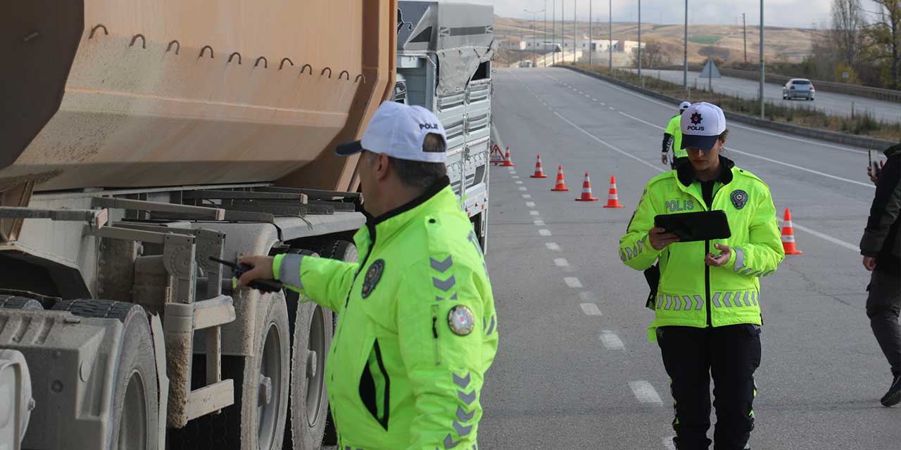 Zorunlu kış lastiği denetimleri gerçekleştiriliyor