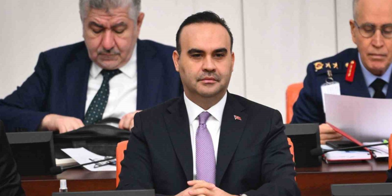 Bakan Kacır bütçe görüşmelerine Togg T10F ile geldi