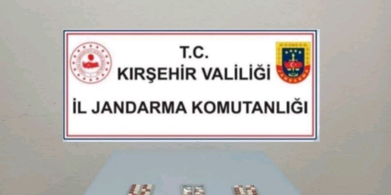 Jandarma yol uygulamasında uyuşturucu hap ele geçirdi