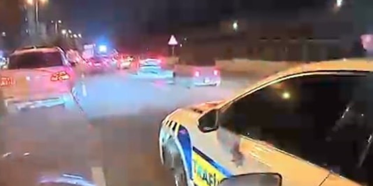 Trafikte kalan ambulansa motosikletli kurye yardımıyla yol açıldı