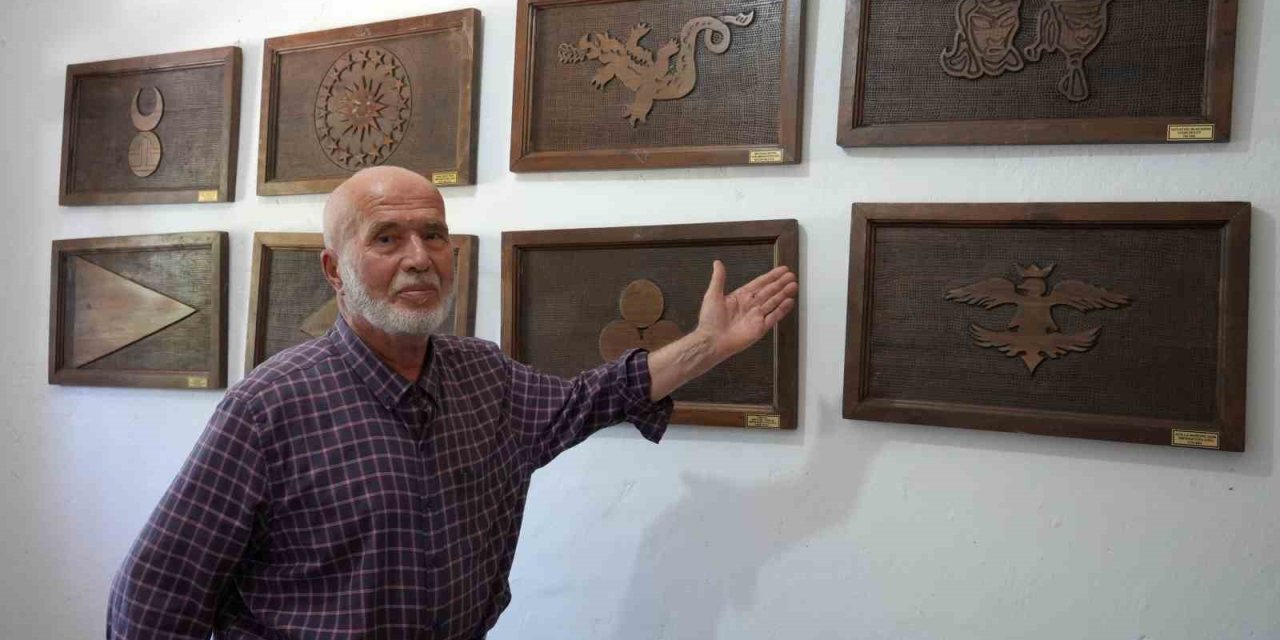 Emekli polis, ahşap hat sanatıyla evini adeta müzeye çevirdi