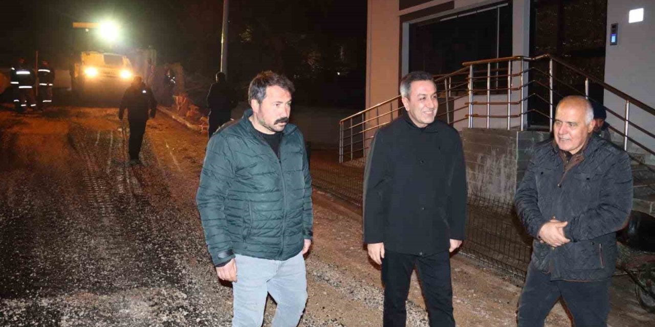 Sungurlu’da sıcak asfalt mesaisi gece-gündüz devam ediyor