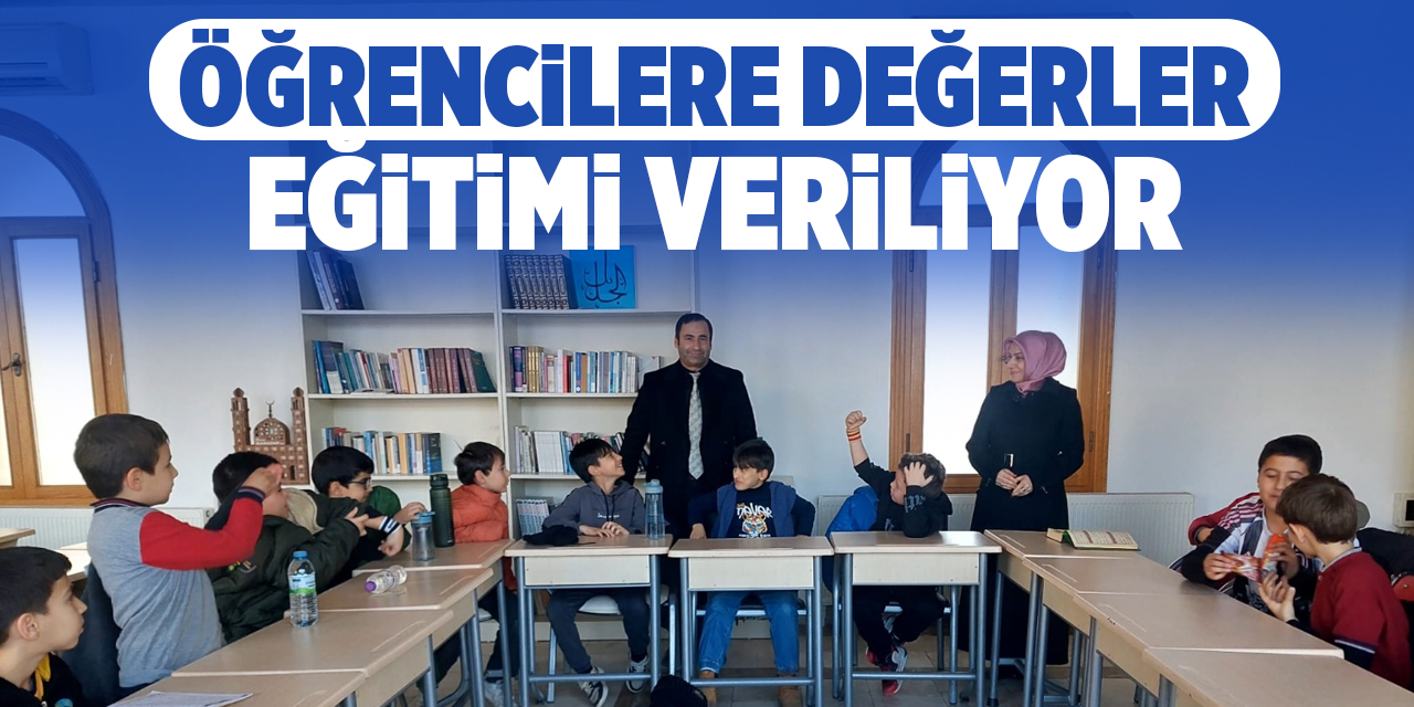 Öğrencilere değerler eğitimi veriliyor