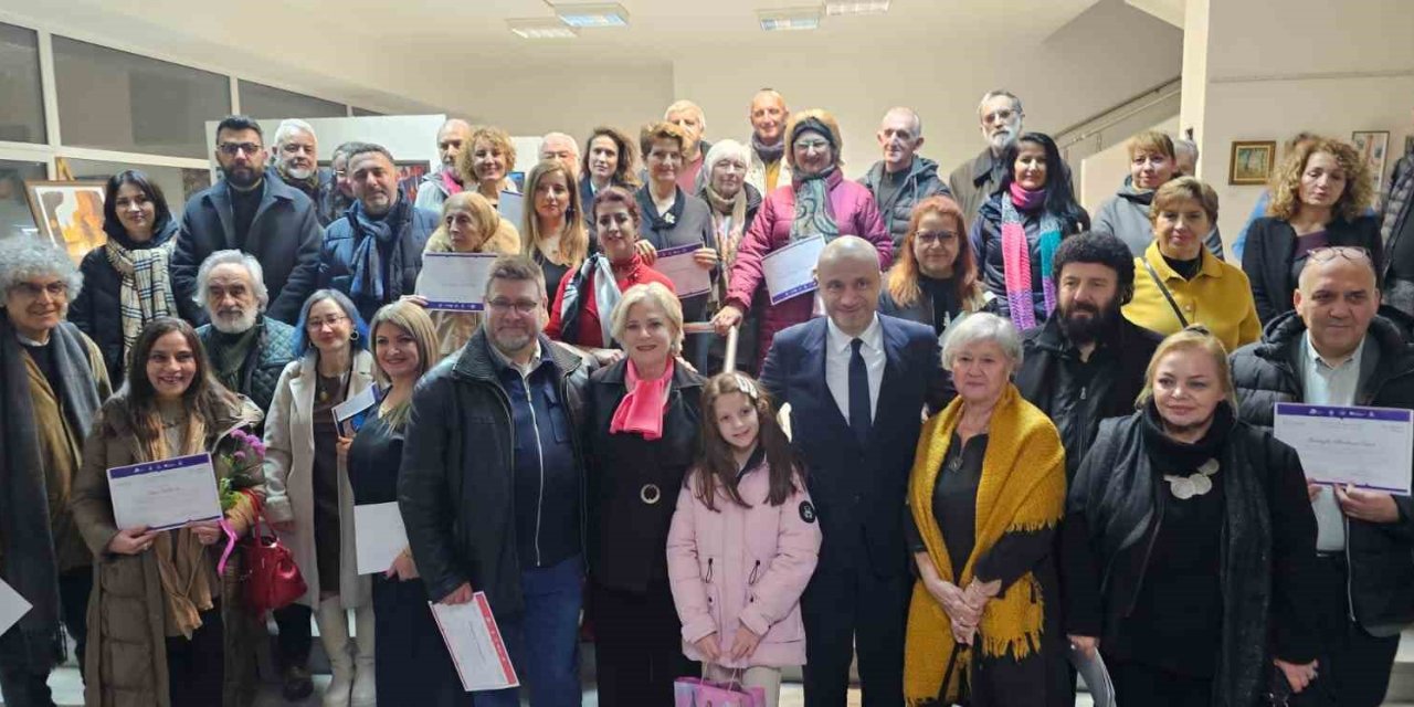 Bulgaristan’da ‘Yedi Tepeler Bulgar-Türk Dostluk Sergisi’ sanatseverlerle buluştu