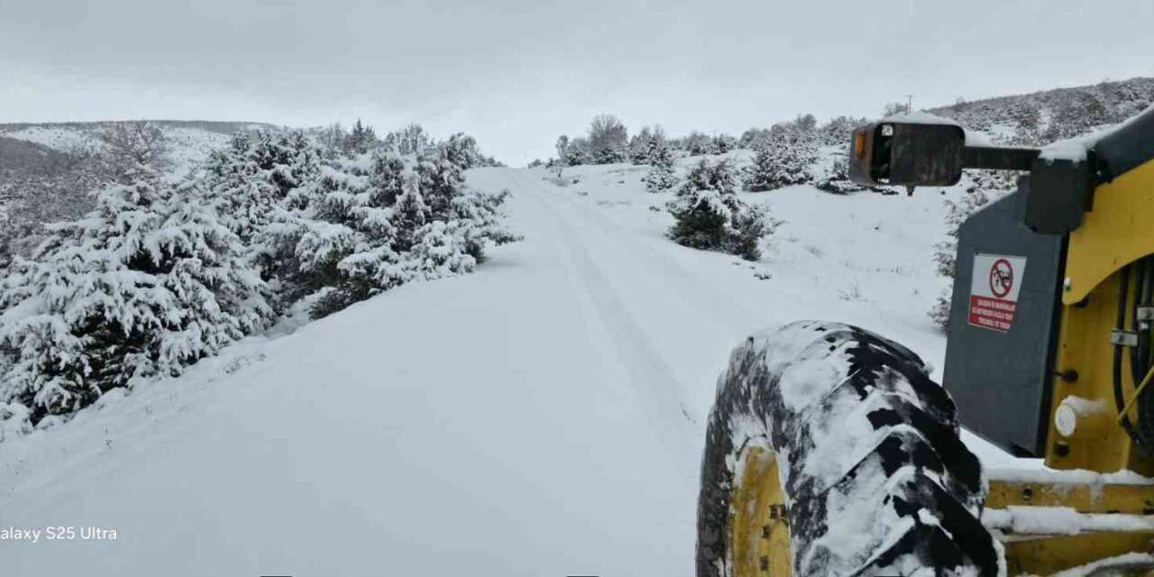 Yozgat’ta kar yağışı sonrası ekipler harekete geçti