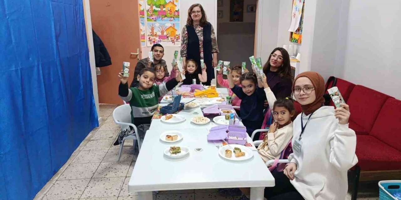 İlkokul öğrencilerine diş sağlığı eğitimi verildi