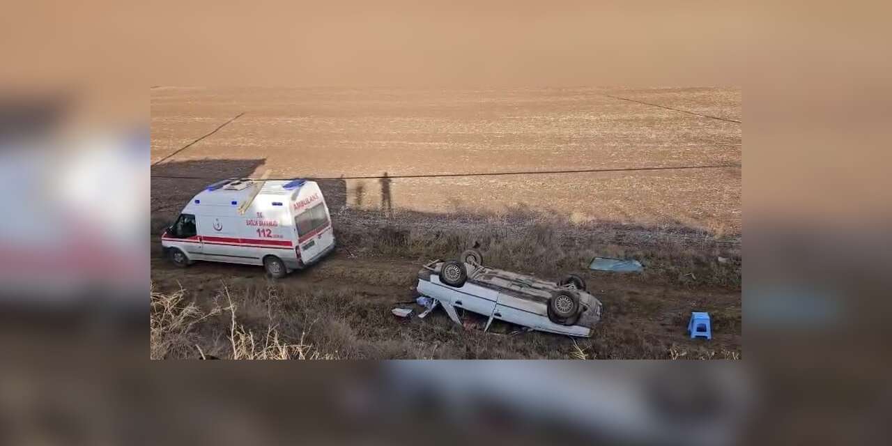 Çorum’da otomobil tarlaya uçtu: 2 yaralı