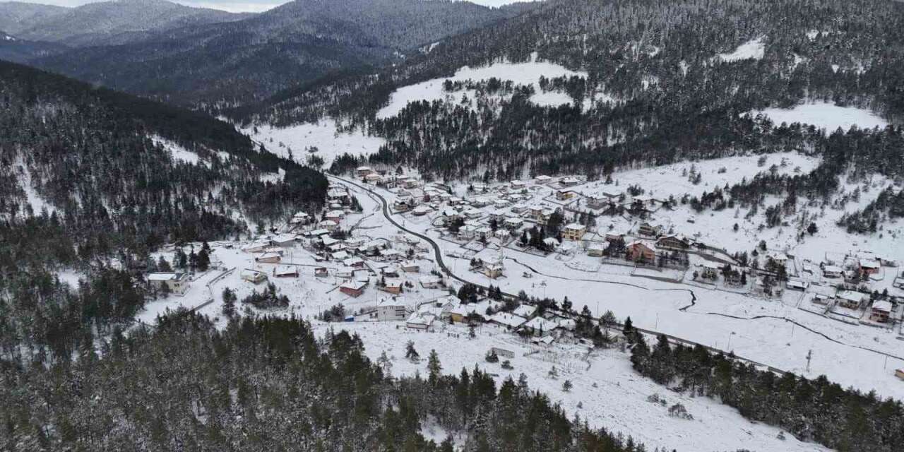 Yaylalar beyaza büründü