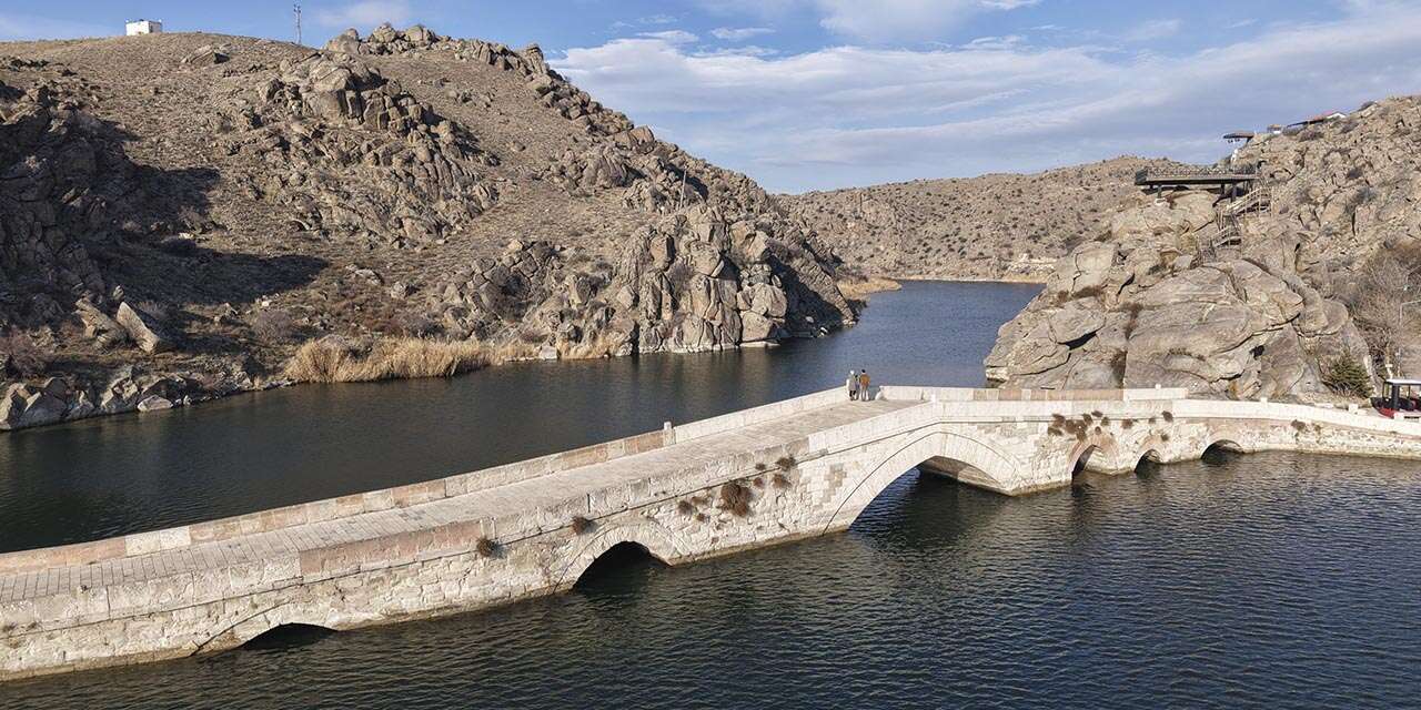 Kızılırmak vadisinde Selçuklu'dan kalan miras: Çeşnigir Köprüsü