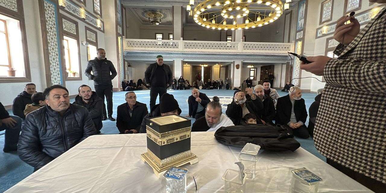 Umre yolcularına bilgilendirme yapıldı