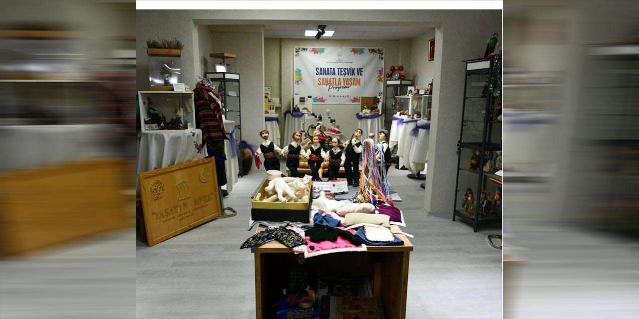 Şehit annelerinin el emeği sergisi duygulandırdı