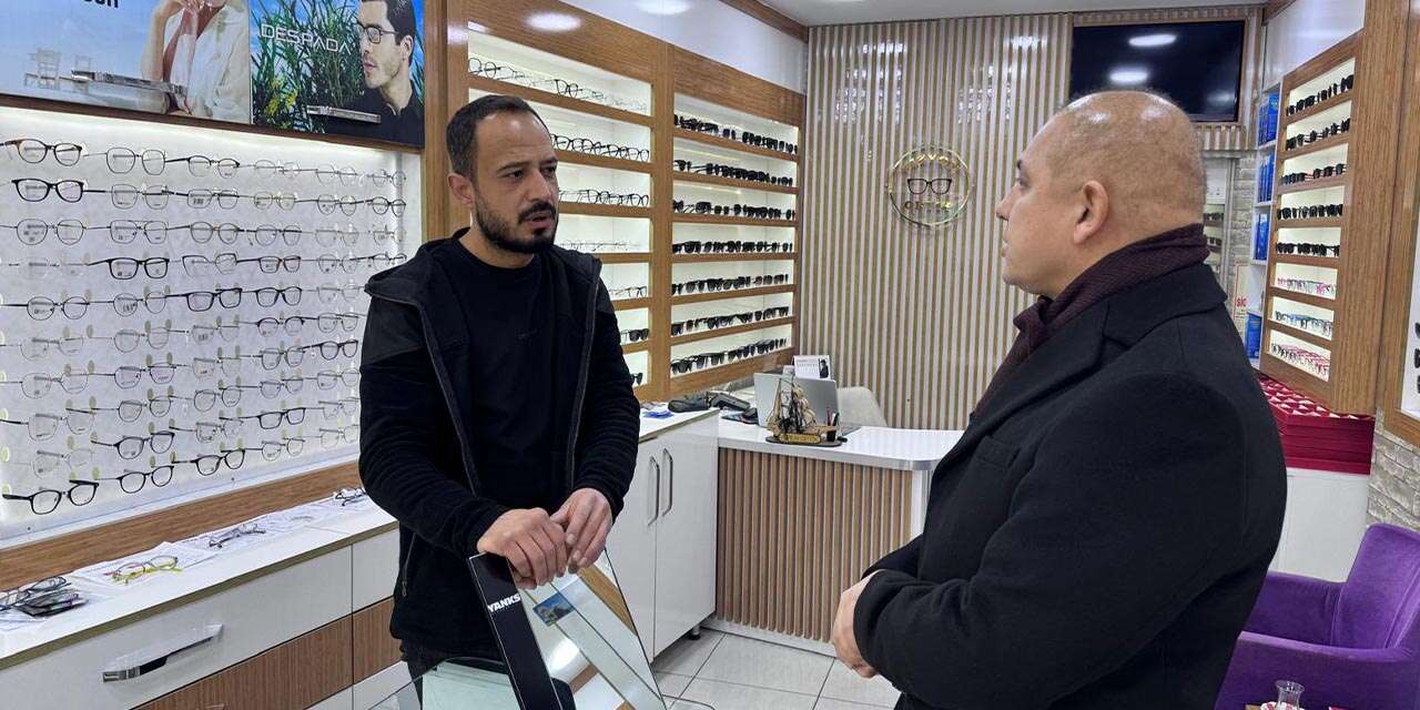 Başkan Önal, Zafer Caddesi’nde vatandaşlarla buluştu