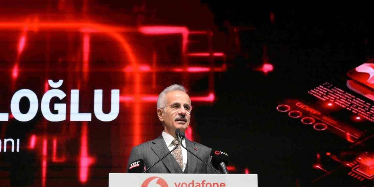 Bakan Uraloğlu: "Fiber optik ağ altyapımız, 657 bin kilometre"