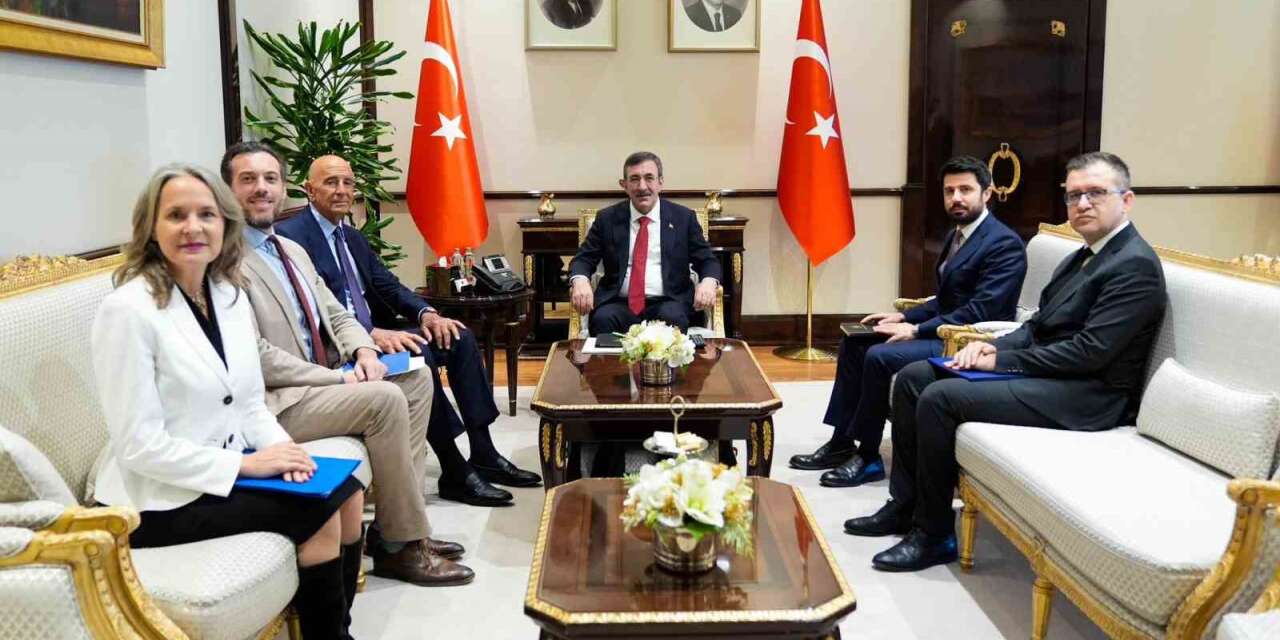 “C.Başkanı Yardımcısı Yılmaz: ABD Büyükelçisi Barrack ile ikili ilişkileri güçlendirmeyi görüştük.”