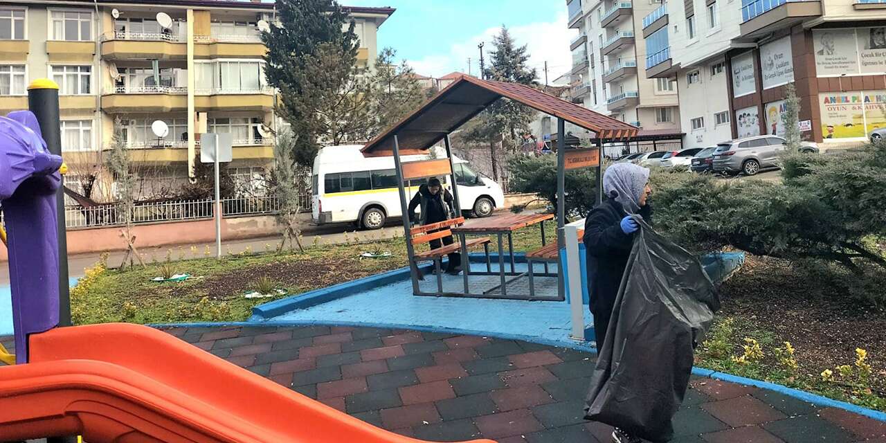 Kırıkkale’de oyun parklarında hummalı temizlik