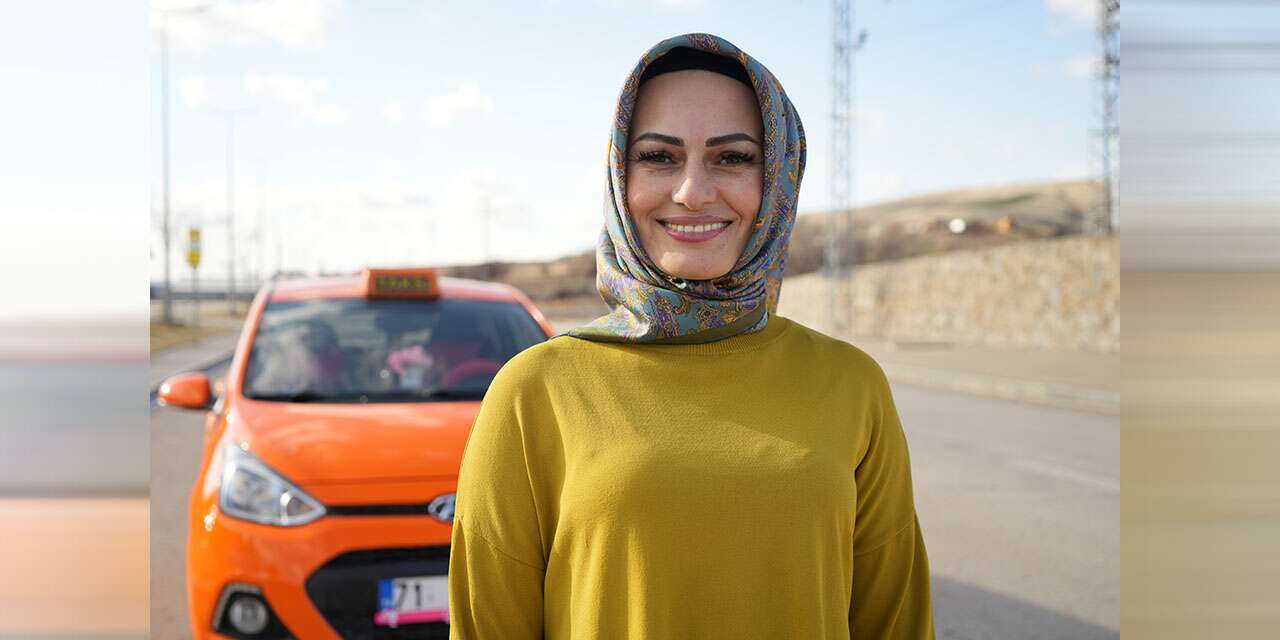 Kırıkkale'de "Taksici abla" kadın yolcular için direksiyon başında