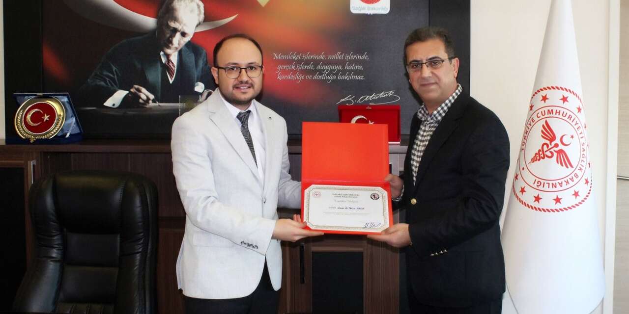 Uzman Doktor Tekin Akça emekli oldu