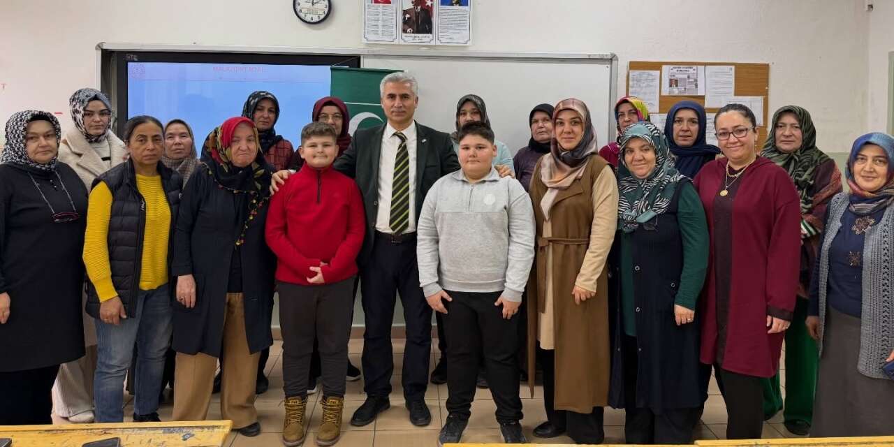 Halk Eğitim kursiyerleri Yeşilay ile bilinç kazandı