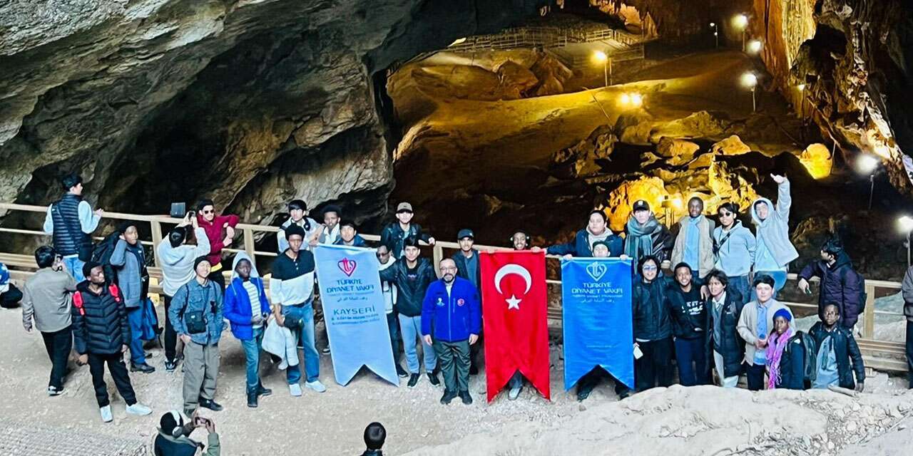 Türkiye Diyanet Vakfı öğrenciler için kamp düzenliyor